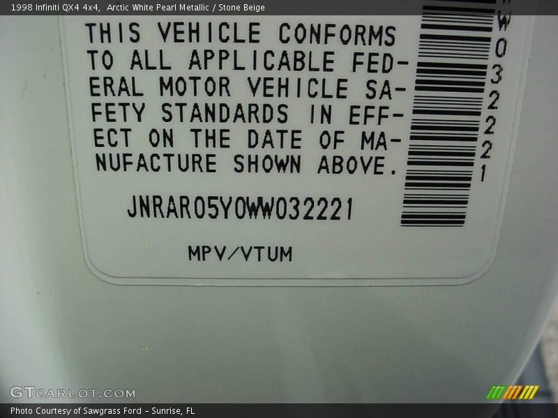 Arctic White Pearl Metallic / Stone Beige 1998 Infiniti QX4 4x4