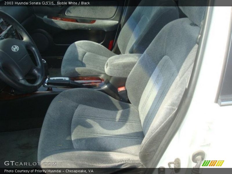 Noble White / Black 2003 Hyundai Sonata GLS V6