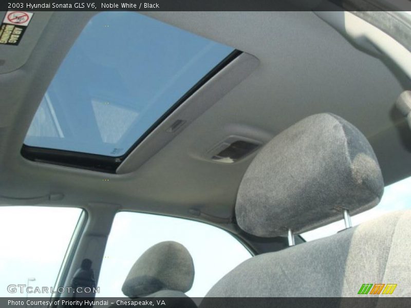 Noble White / Black 2003 Hyundai Sonata GLS V6