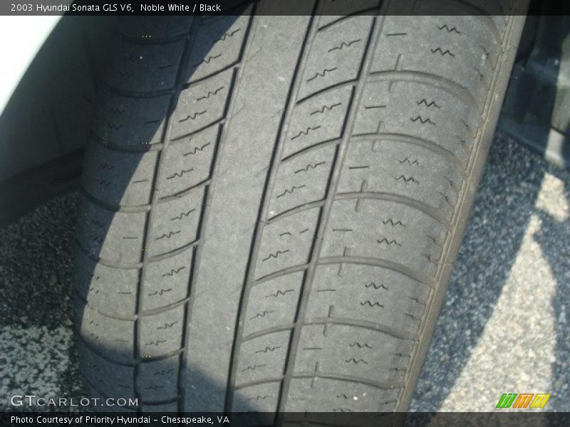 Noble White / Black 2003 Hyundai Sonata GLS V6