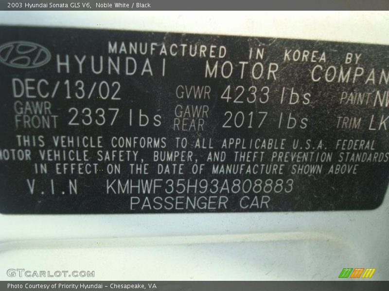 Noble White / Black 2003 Hyundai Sonata GLS V6