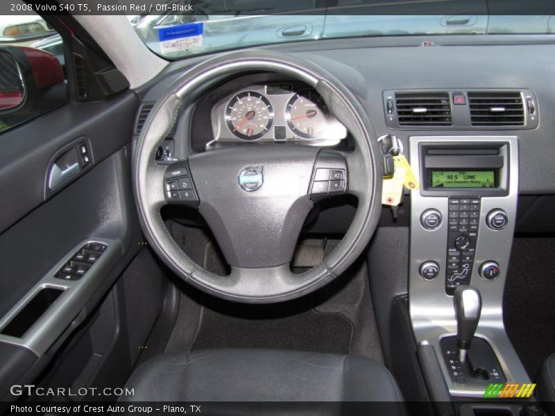 Passion Red / Off-Black 2008 Volvo S40 T5