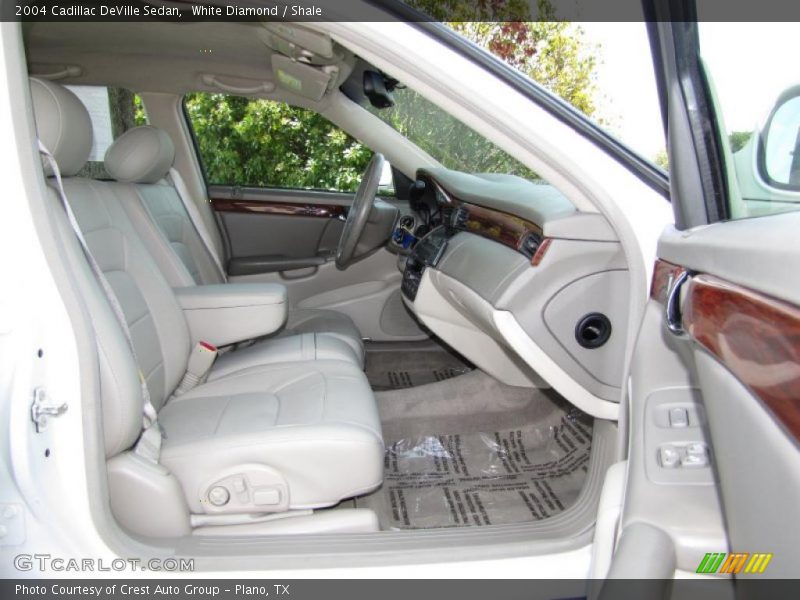 White Diamond / Shale 2004 Cadillac DeVille Sedan