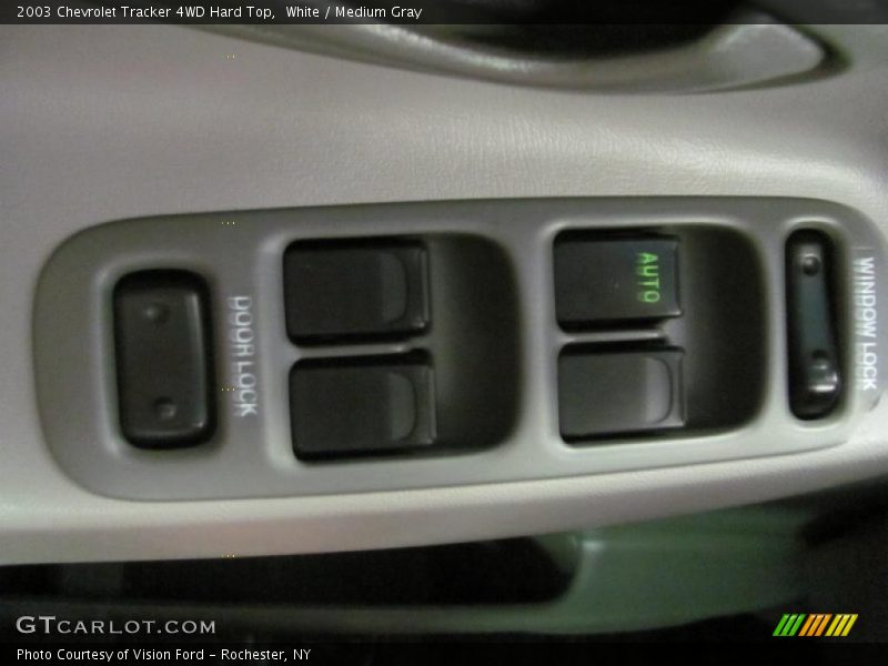 White / Medium Gray 2003 Chevrolet Tracker 4WD Hard Top