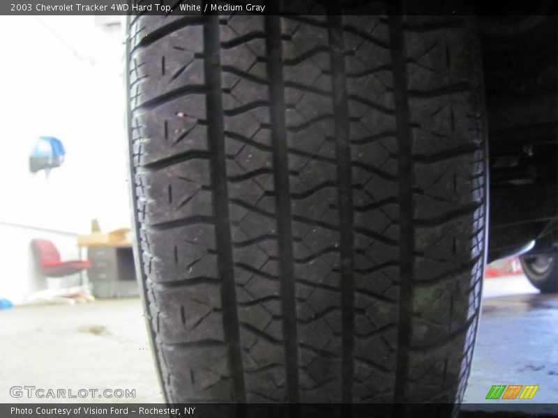 White / Medium Gray 2003 Chevrolet Tracker 4WD Hard Top