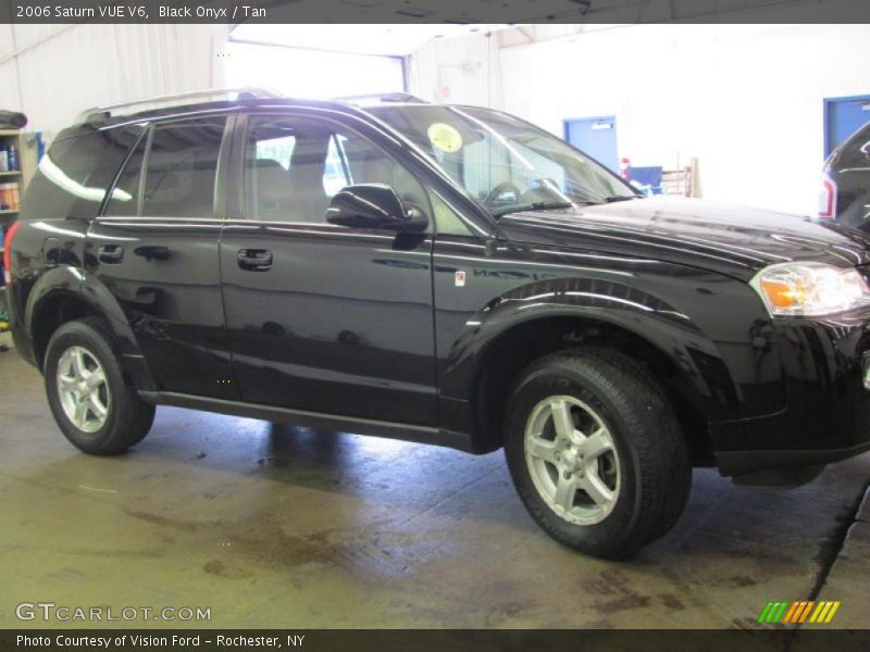 Black Onyx / Tan 2006 Saturn VUE V6