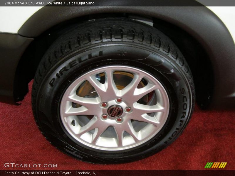 Ice White / Beige/Light Sand 2004 Volvo XC70 AWD