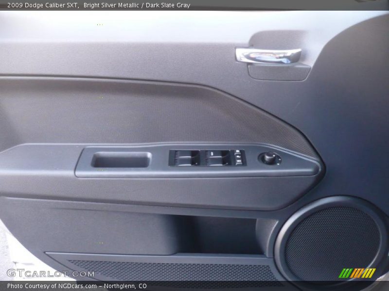 Bright Silver Metallic / Dark Slate Gray 2009 Dodge Caliber SXT
