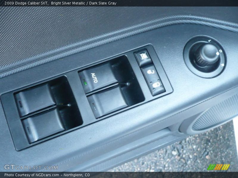 Bright Silver Metallic / Dark Slate Gray 2009 Dodge Caliber SXT