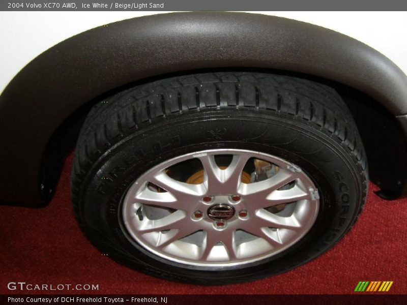 Ice White / Beige/Light Sand 2004 Volvo XC70 AWD