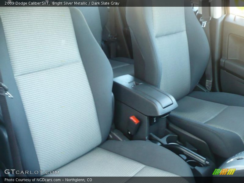 Bright Silver Metallic / Dark Slate Gray 2009 Dodge Caliber SXT