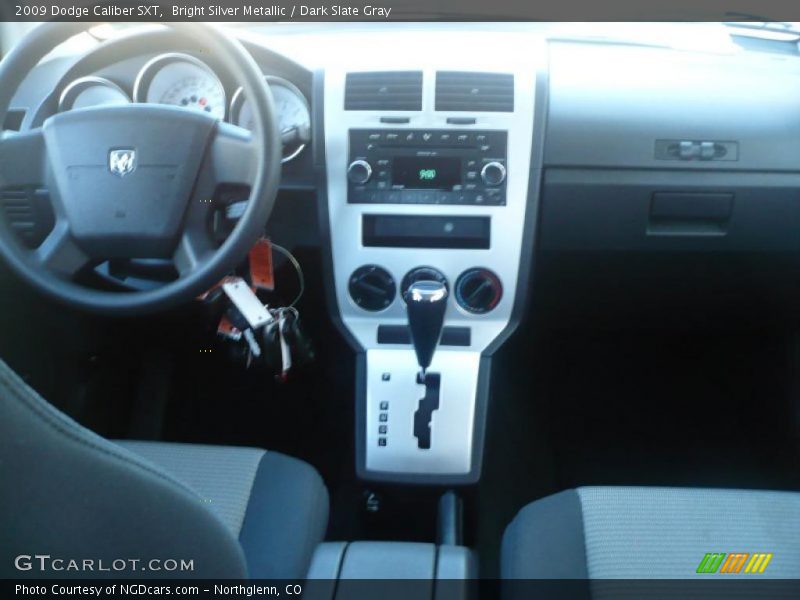 Bright Silver Metallic / Dark Slate Gray 2009 Dodge Caliber SXT