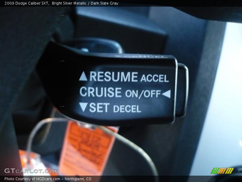 Bright Silver Metallic / Dark Slate Gray 2009 Dodge Caliber SXT