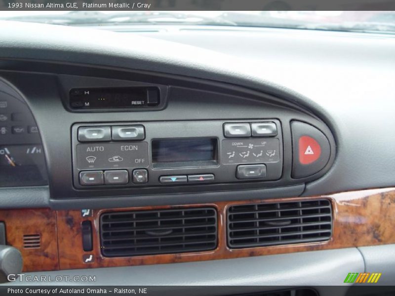Platinum Metallic / Gray 1993 Nissan Altima GLE