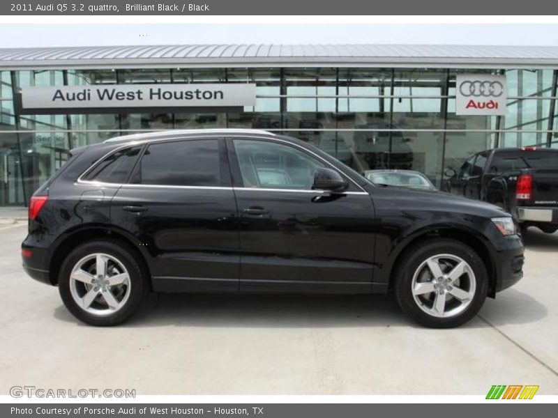 Brilliant Black / Black 2011 Audi Q5 3.2 quattro