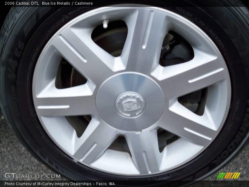 Blue Ice Metallic / Cashmere 2006 Cadillac DTS