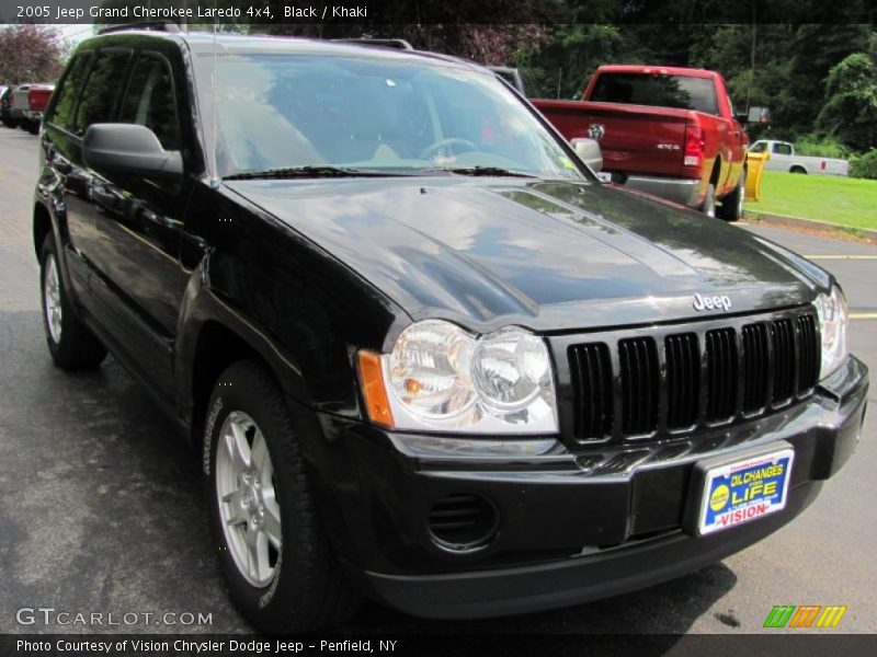 Black / Khaki 2005 Jeep Grand Cherokee Laredo 4x4