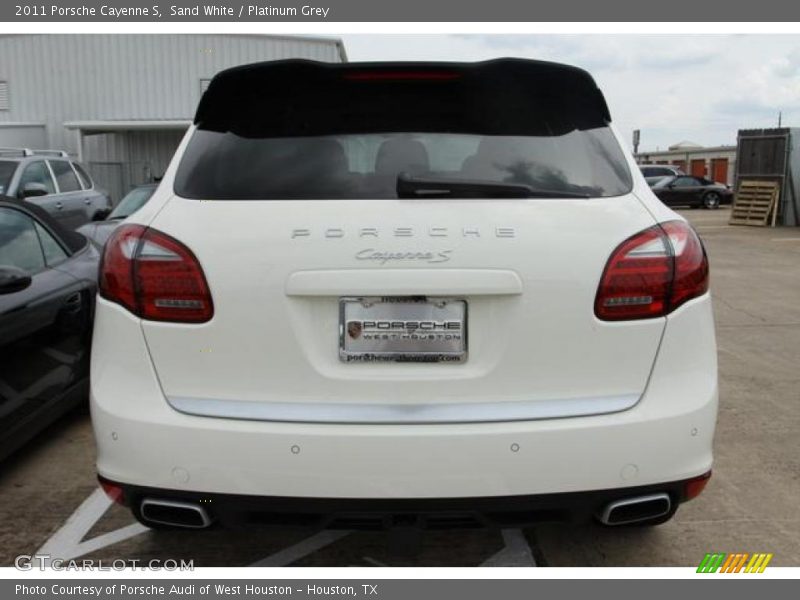 Sand White / Platinum Grey 2011 Porsche Cayenne S