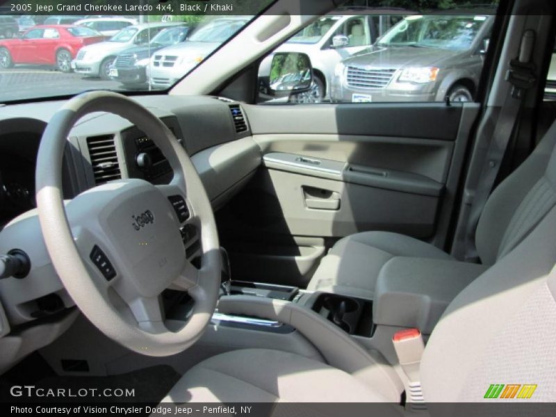 Black / Khaki 2005 Jeep Grand Cherokee Laredo 4x4