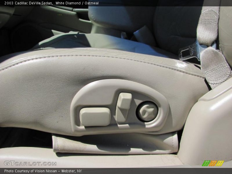 White Diamond / Oatmeal 2003 Cadillac DeVille Sedan