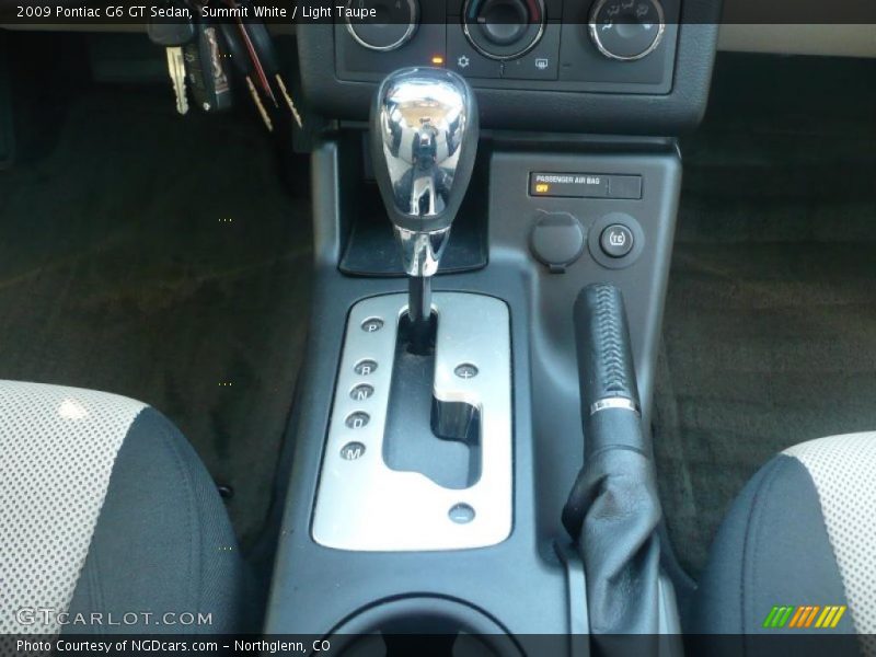 Summit White / Light Taupe 2009 Pontiac G6 GT Sedan