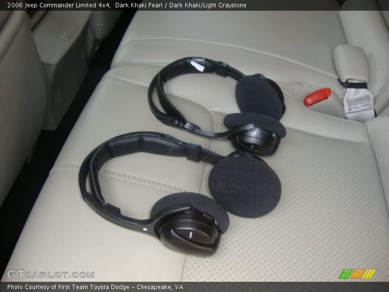 Dark Khaki Pearl / Dark Khaki/Light Graystone 2006 Jeep Commander Limited 4x4