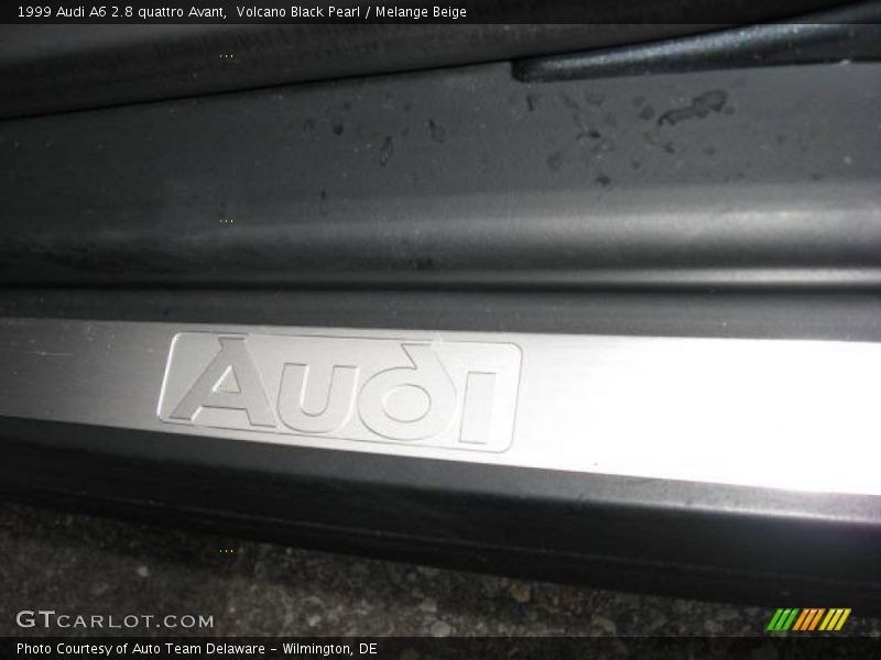 Volcano Black Pearl / Melange Beige 1999 Audi A6 2.8 quattro Avant