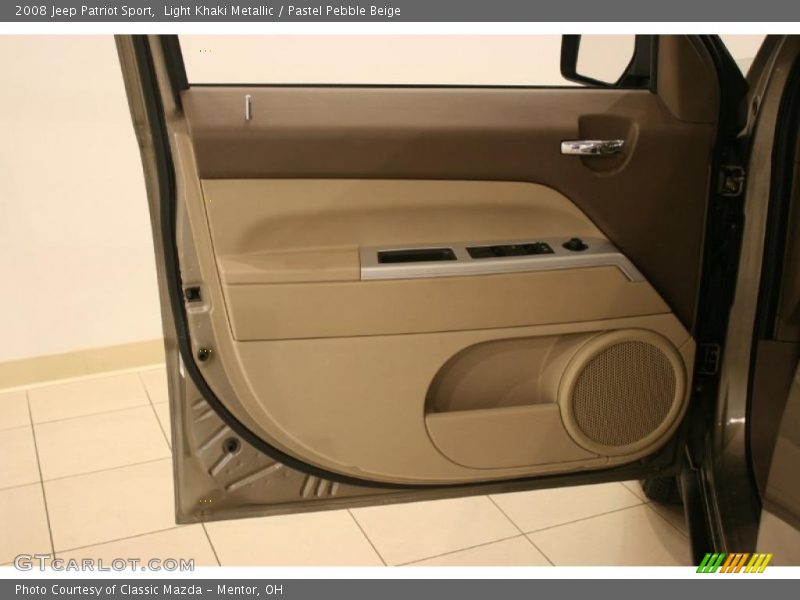 Light Khaki Metallic / Pastel Pebble Beige 2008 Jeep Patriot Sport
