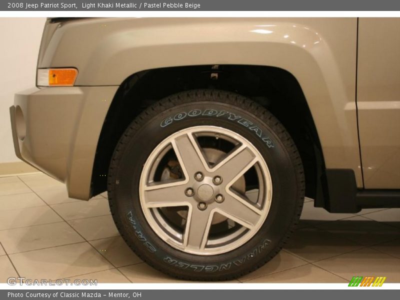 Light Khaki Metallic / Pastel Pebble Beige 2008 Jeep Patriot Sport