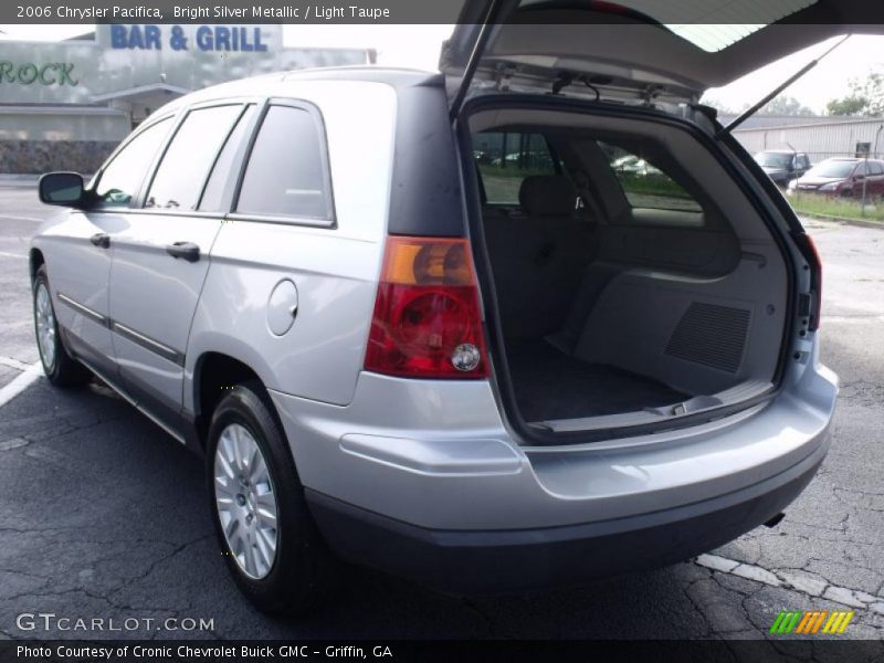 Bright Silver Metallic / Light Taupe 2006 Chrysler Pacifica
