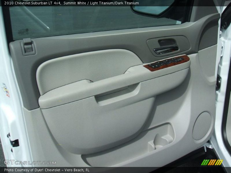 Summit White / Light Titanium/Dark Titanium 2010 Chevrolet Suburban LT 4x4