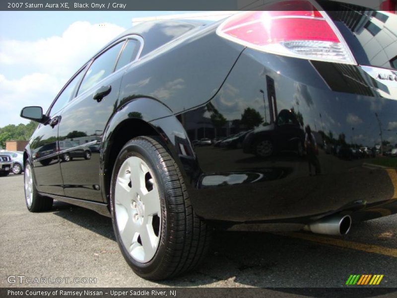 Black Onyx / Gray 2007 Saturn Aura XE
