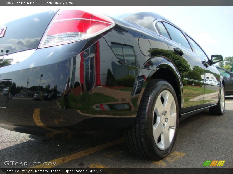 Black Onyx / Gray 2007 Saturn Aura XE