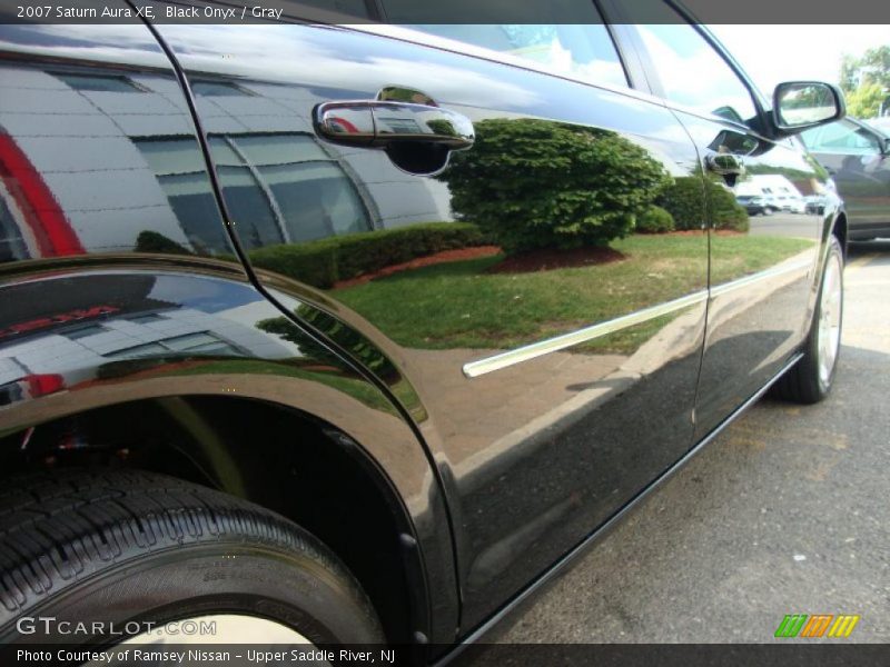 Black Onyx / Gray 2007 Saturn Aura XE