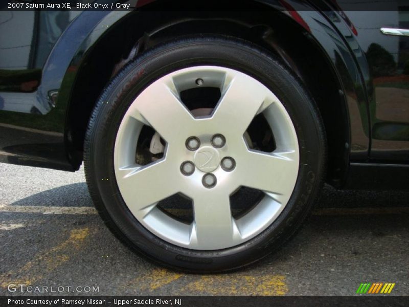 Black Onyx / Gray 2007 Saturn Aura XE