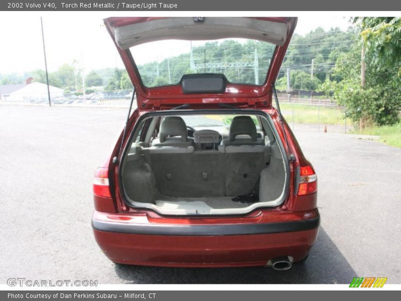 Torch Red Metallic / Taupe/Light Taupe 2002 Volvo V40