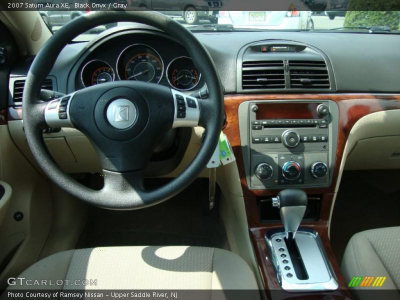 Black Onyx / Gray 2007 Saturn Aura XE