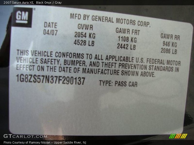 Black Onyx / Gray 2007 Saturn Aura XE
