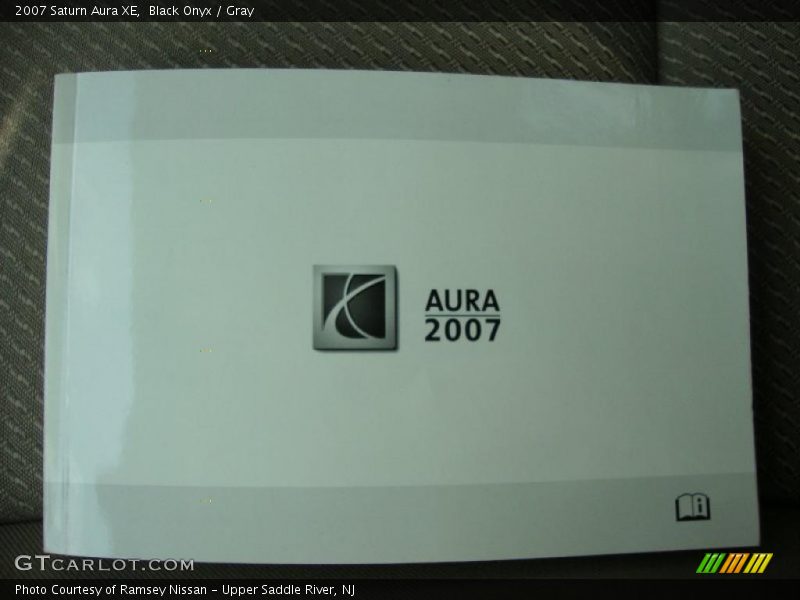 Black Onyx / Gray 2007 Saturn Aura XE