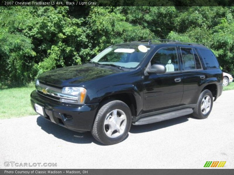 Black / Light Gray 2007 Chevrolet TrailBlazer LS 4x4