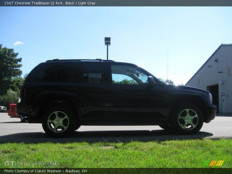 Black / Light Gray 2007 Chevrolet TrailBlazer LS 4x4
