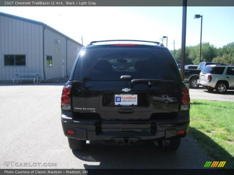 Black / Light Gray 2007 Chevrolet TrailBlazer LS 4x4