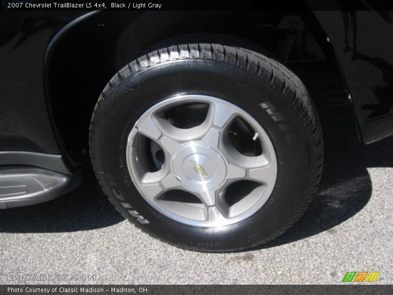 Black / Light Gray 2007 Chevrolet TrailBlazer LS 4x4