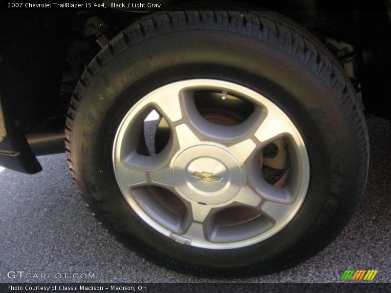 Black / Light Gray 2007 Chevrolet TrailBlazer LS 4x4