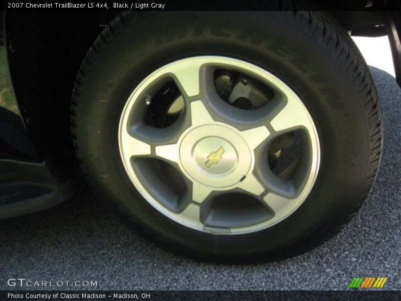 Black / Light Gray 2007 Chevrolet TrailBlazer LS 4x4