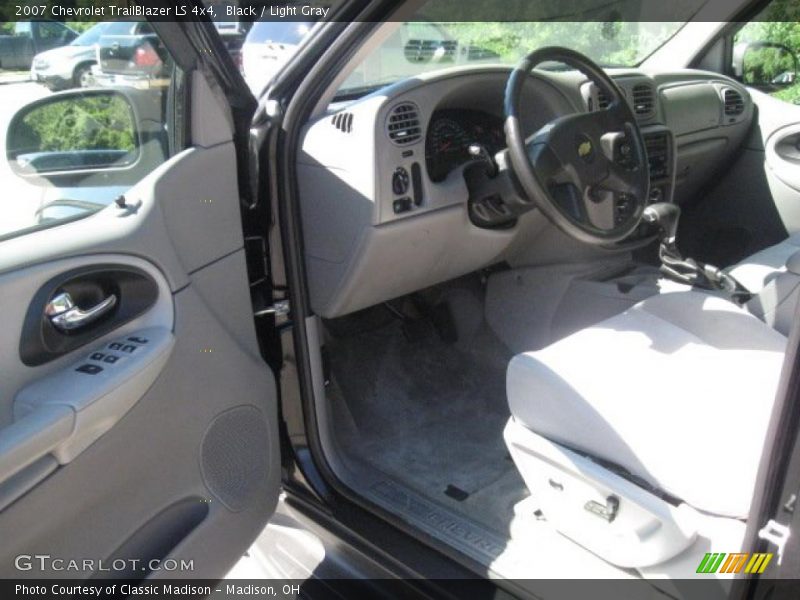 Black / Light Gray 2007 Chevrolet TrailBlazer LS 4x4