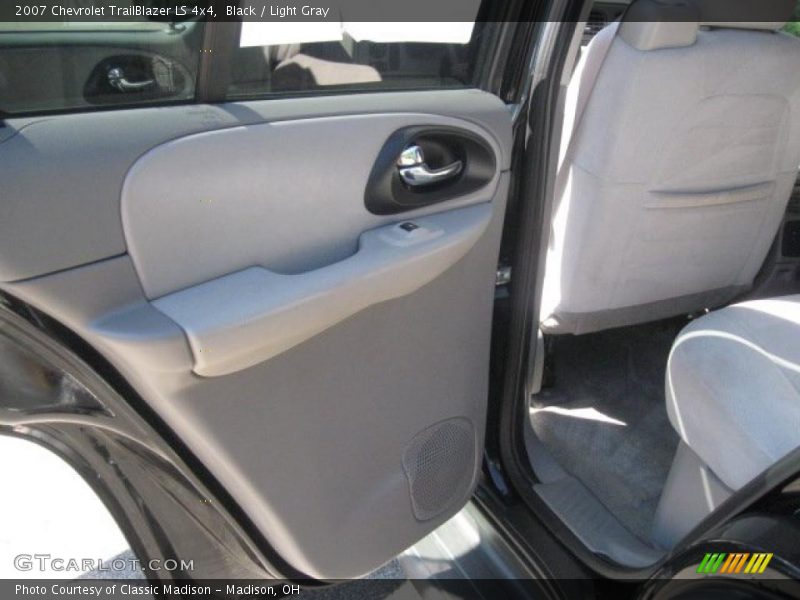 Black / Light Gray 2007 Chevrolet TrailBlazer LS 4x4