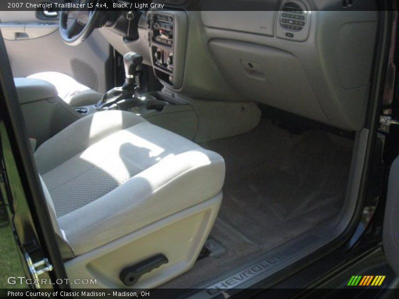 Black / Light Gray 2007 Chevrolet TrailBlazer LS 4x4