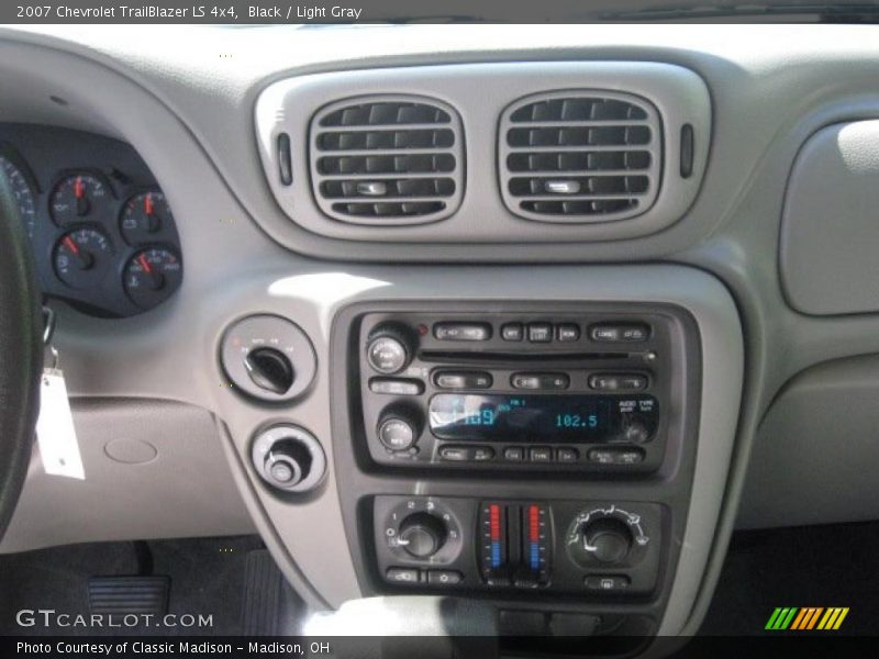 Black / Light Gray 2007 Chevrolet TrailBlazer LS 4x4