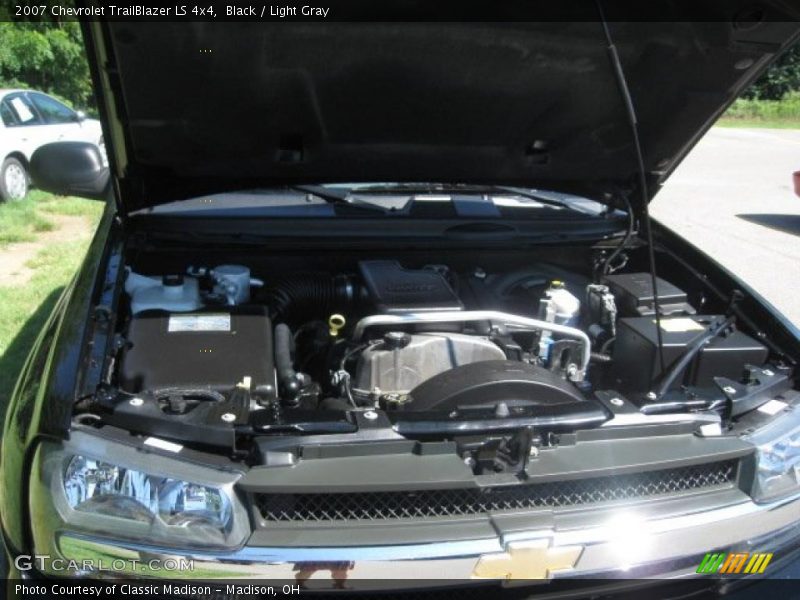 Black / Light Gray 2007 Chevrolet TrailBlazer LS 4x4